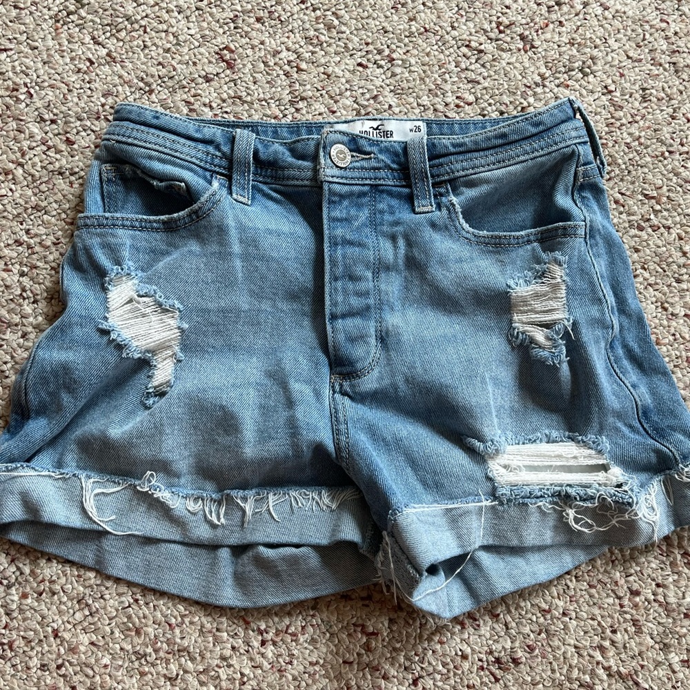 Hollister Curvy High Rise Mom Short 3” Size 3 W26